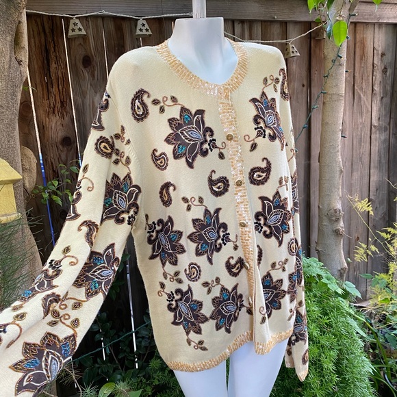 Heavily beaded cardigan sweater - Picture 2 of 11